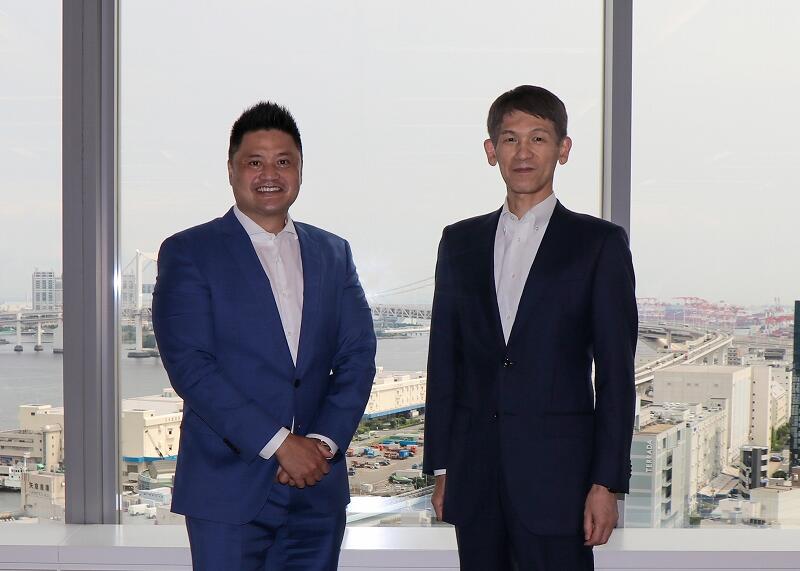 （左）OutSystemsジャパン  アーノルド・コンセンコ代表取締役社長、（右）当社  大木  哲夫代表取締役社長