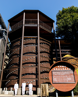 高さ9メートルの世界一木樽