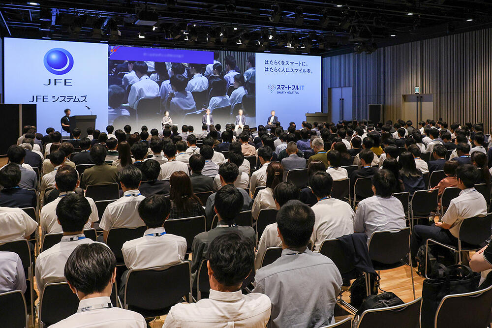 「対話」を軸に、経営層と社員が価値観を共有したタウンホールミーティング
