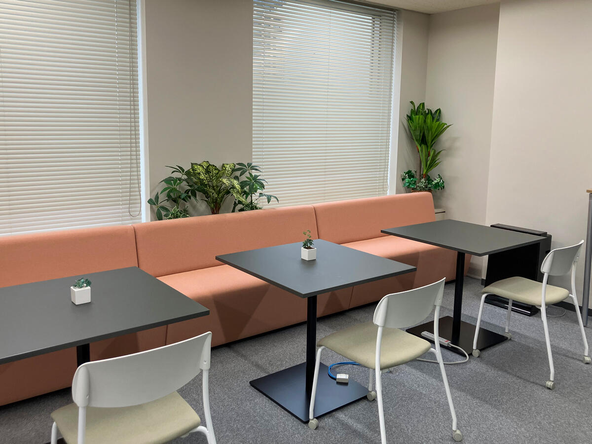 社員同士の交流の場としても利用できるリフレッシュスペース