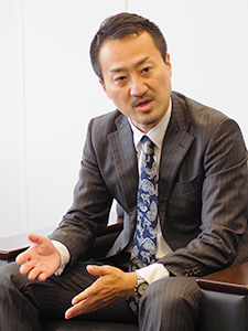 衣笠氏