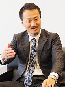 衣笠氏