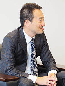 衣笠氏