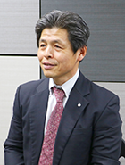 川上氏